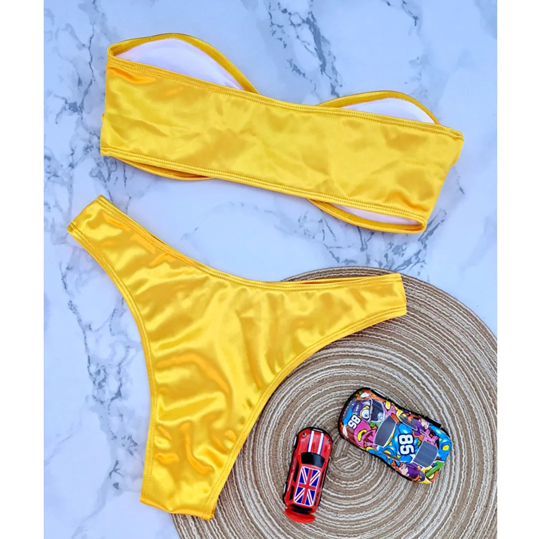 Bikini ohne Träger mit verstellbaren Polstern