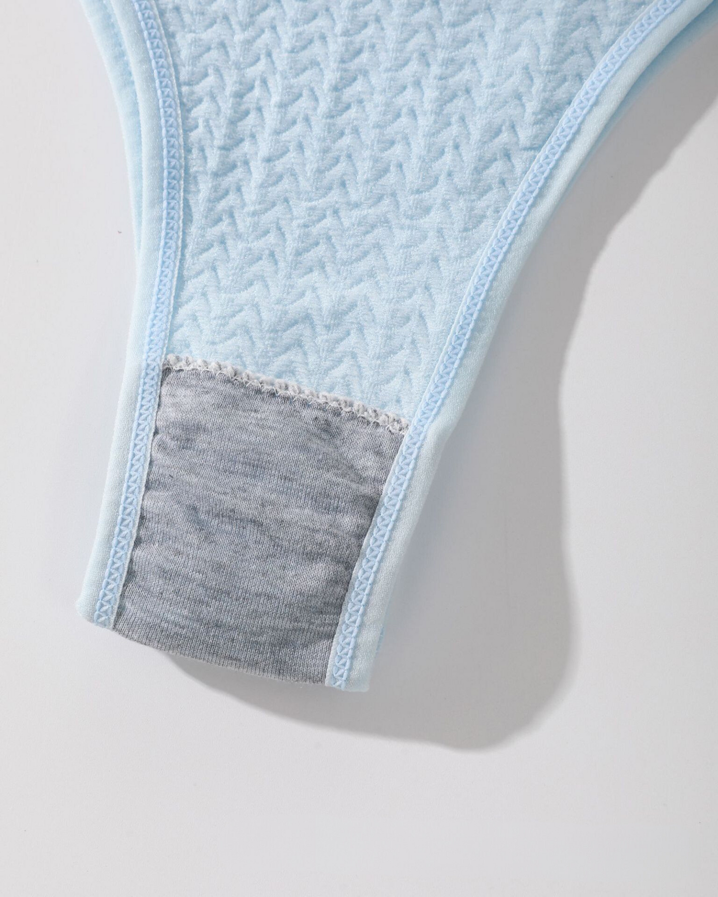 Bequeme Unterwäsche-Set aus strukturiertem Material