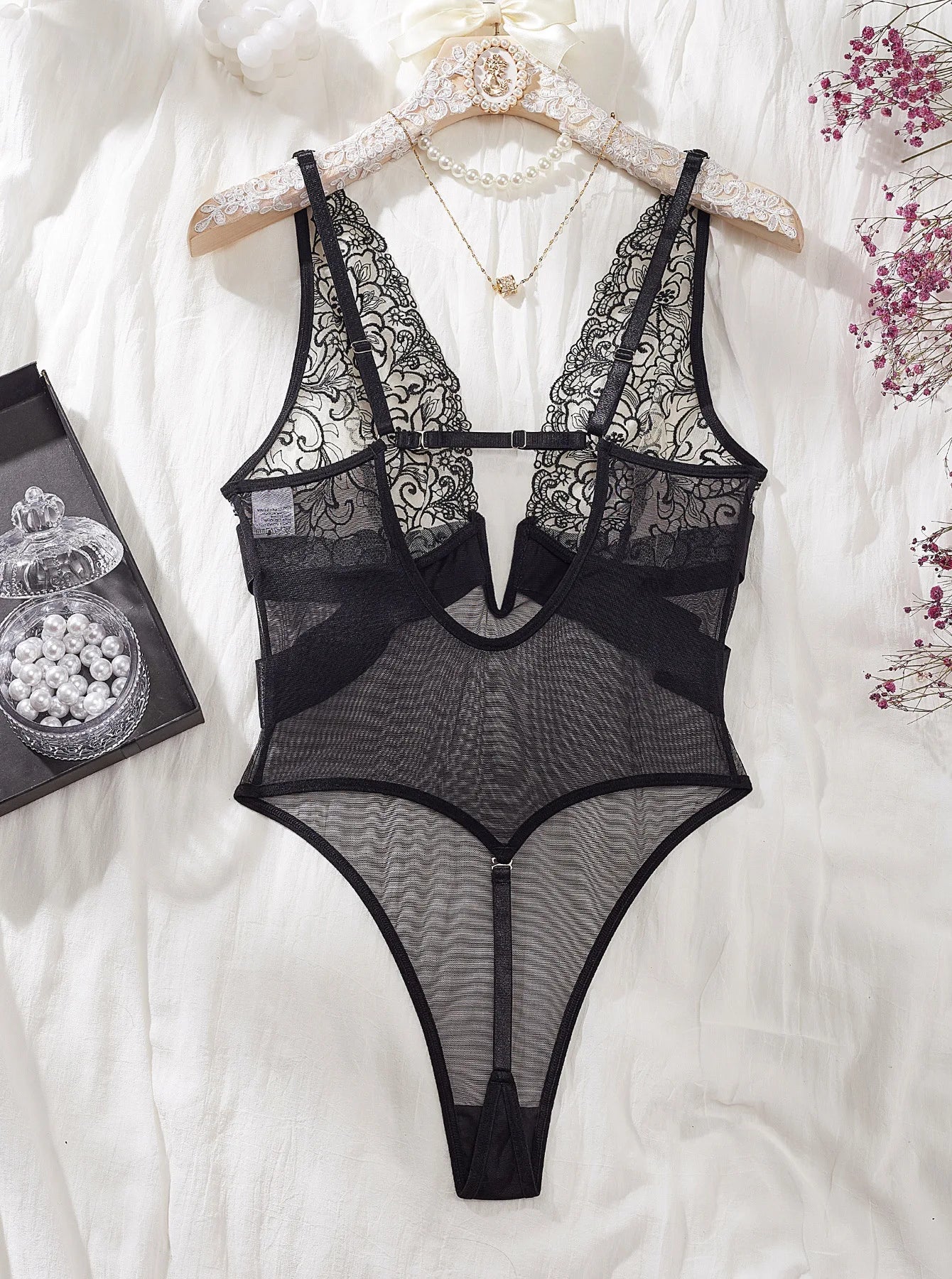 Body mit tiefem V-Ausschnitt