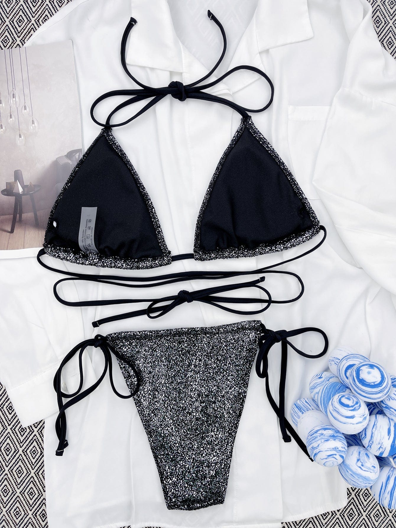 Bikini mit Bindung aus glitzerndem Material