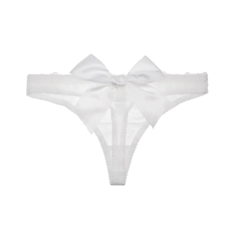 Spitzenstrings mit großer Satinschleife