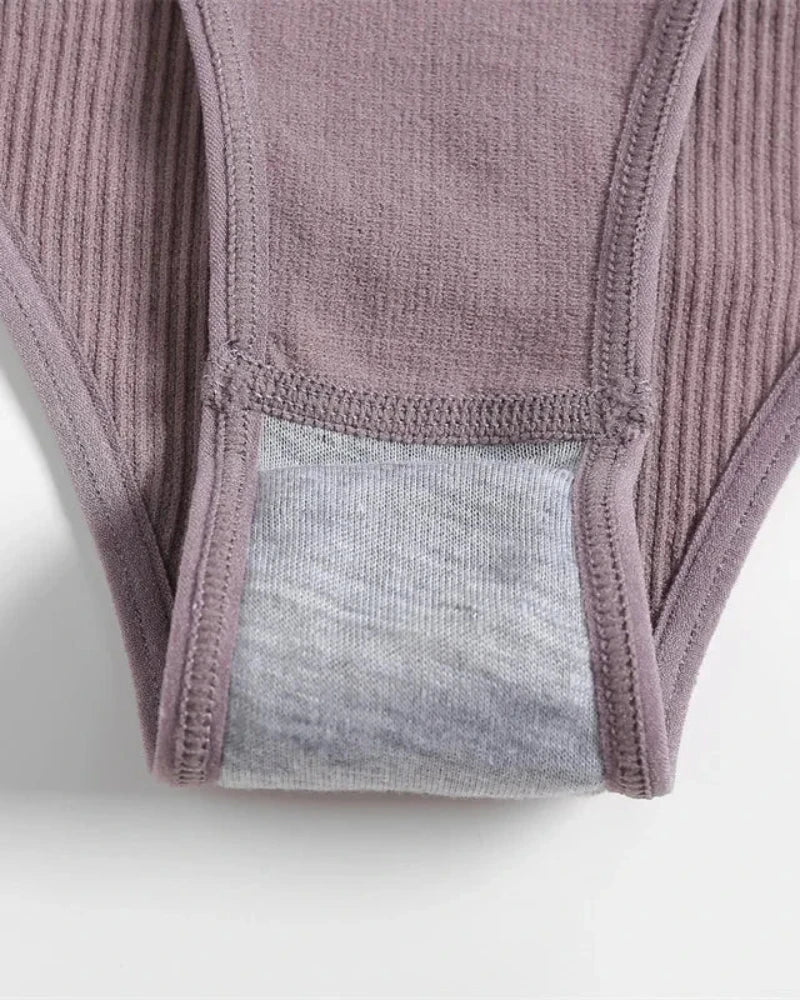 Bequeme Unterwäsche-Set aus geripptem Material