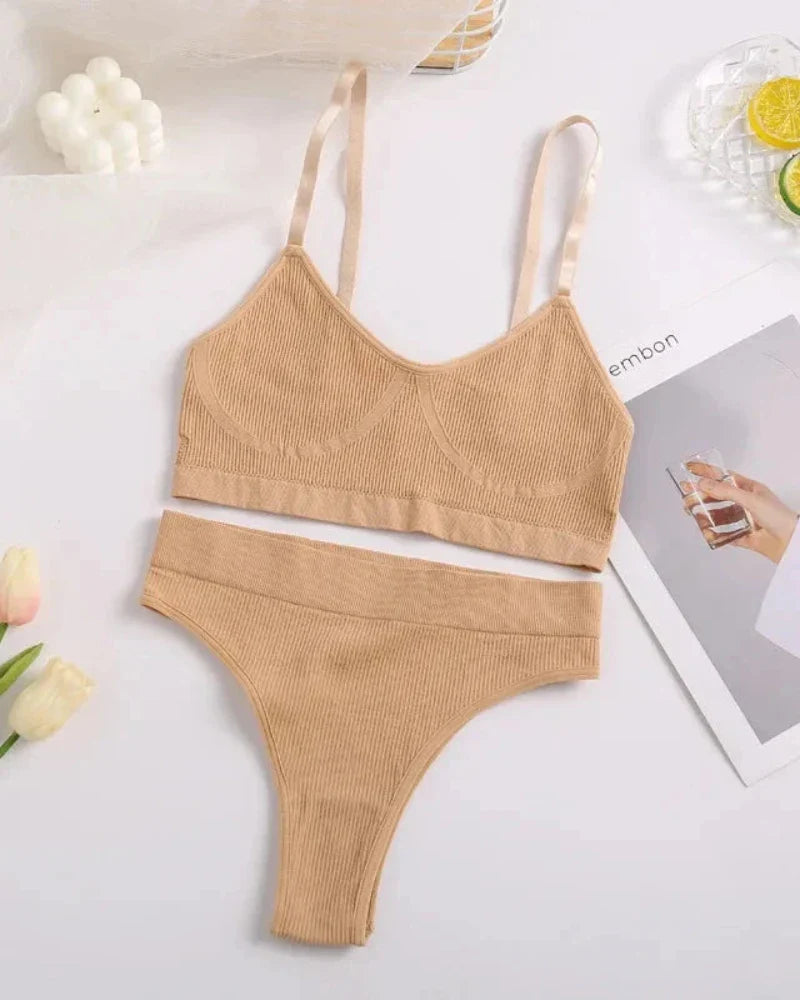 Bequeme Unterwäsche-Set aus geripptem Material
