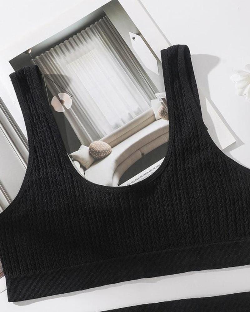 Bequeme Unterwäsche-Set aus strukturiertem Material