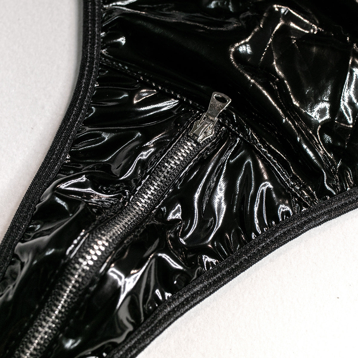 Latexbody mit Strumpfhalter