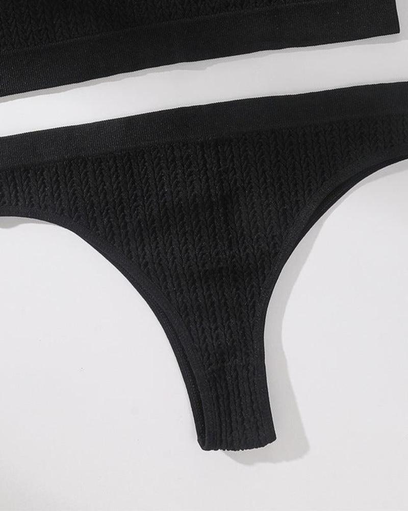 Bequeme Unterwäsche-Set aus strukturiertem Material