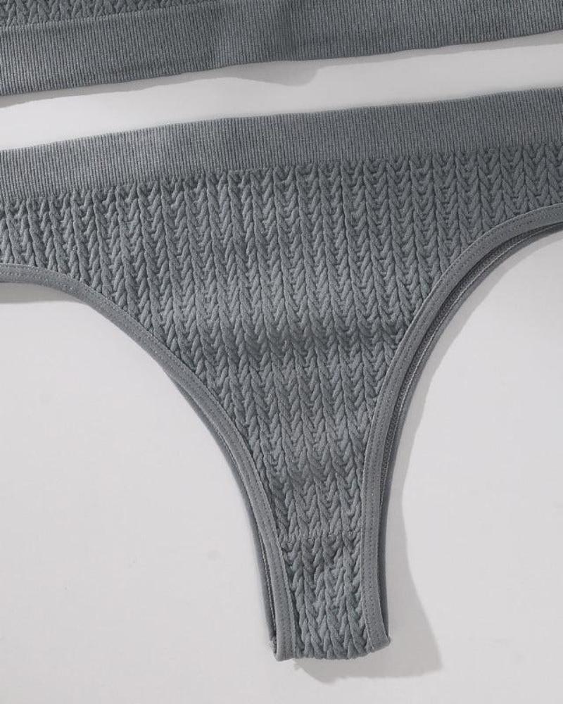Bequeme Unterwäsche-Set aus strukturiertem Material
