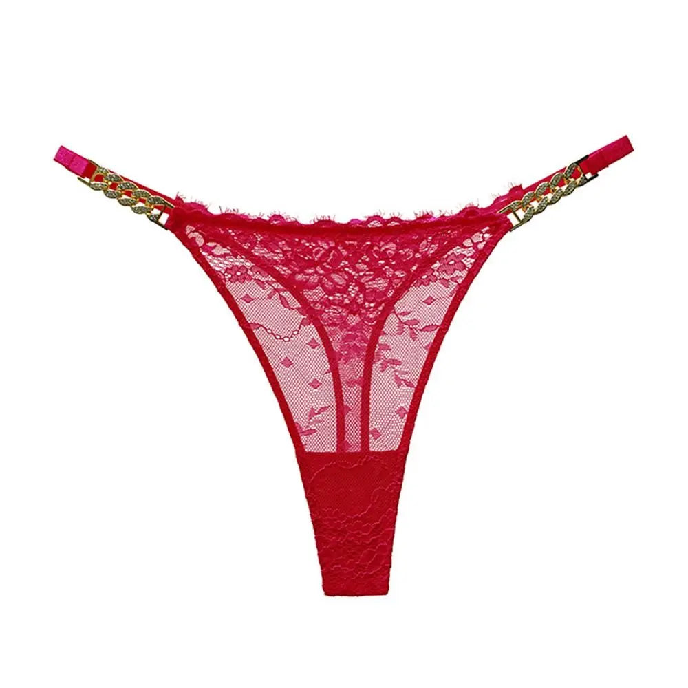 String mit dekorativer Kette