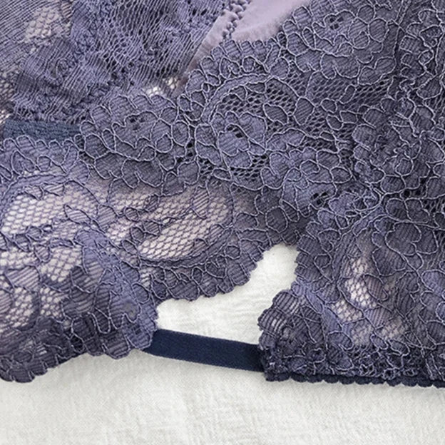 Sexy Slips mit Spitzen-Einsätzen