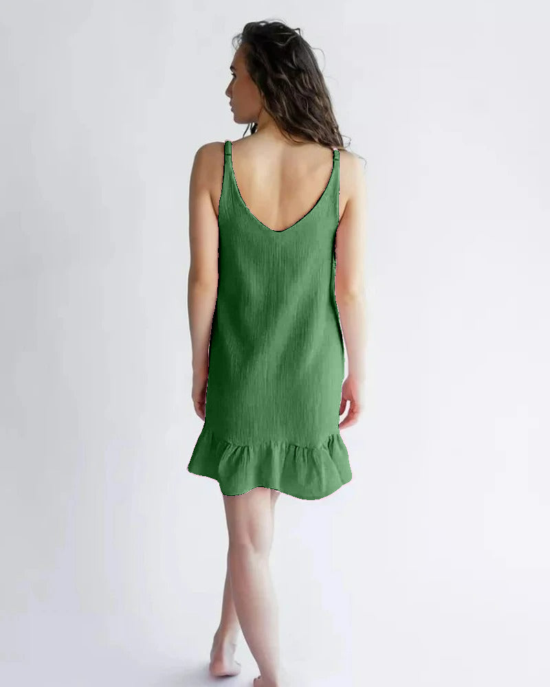 Kurzes Nachthemd mit Trägern und Rüsche