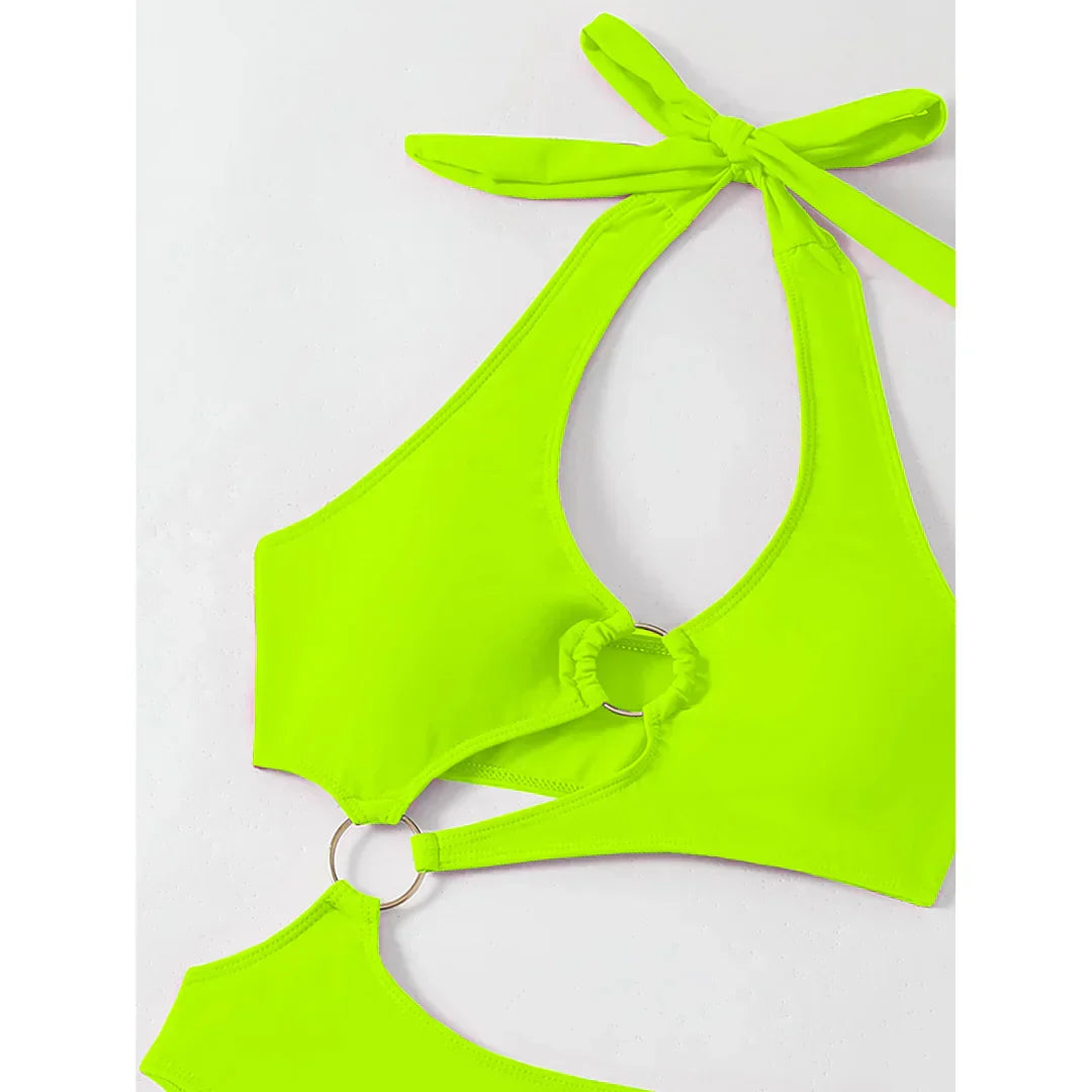Monokini mit dekorativen goldenen Ringen