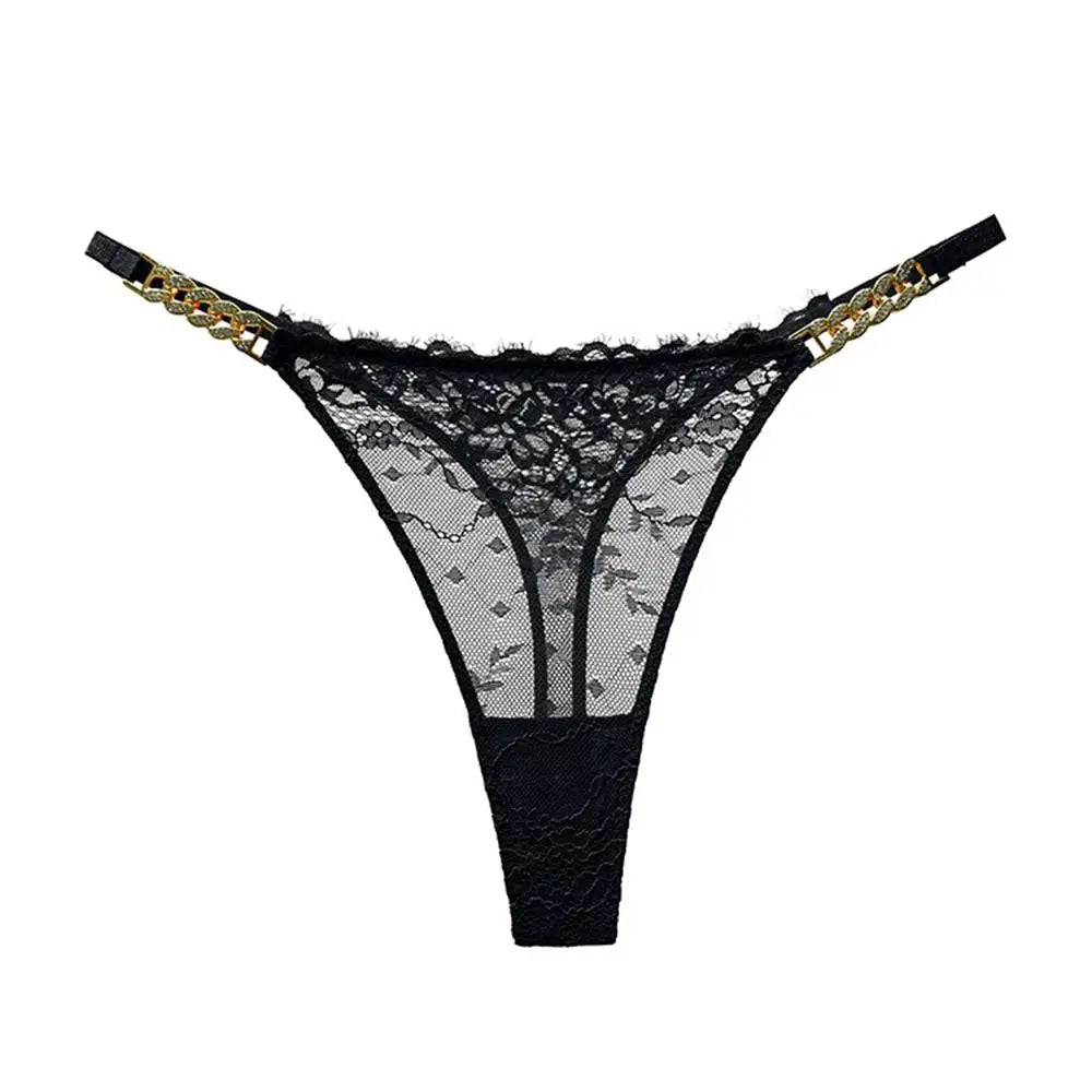 String mit dekorativer Kette