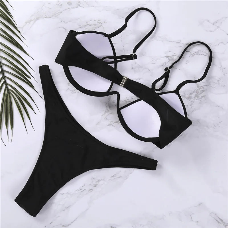 Bikini mit Push-up und verstellbaren Trägern