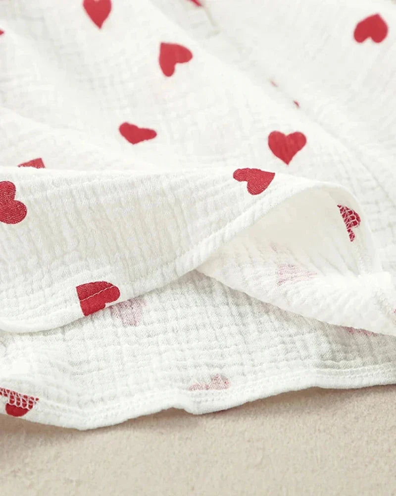 Langes Nachthemd mit Spaghetti-Trägern und Herzchen