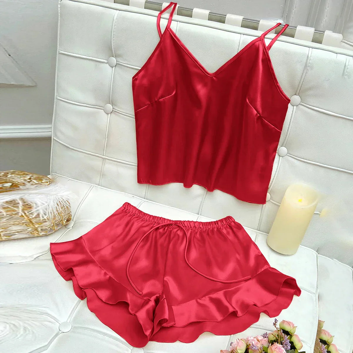 Schlafanzugset mit satiniertem Top und Shorts