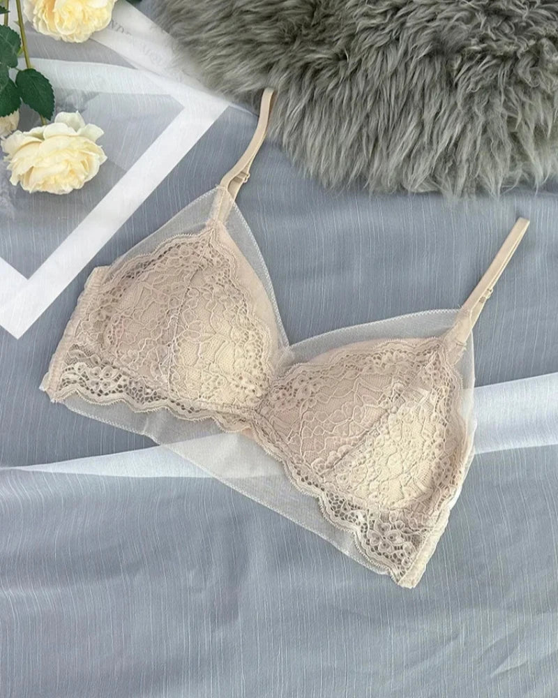 Weicher Spitzen-Bralette-BH mit Netz.