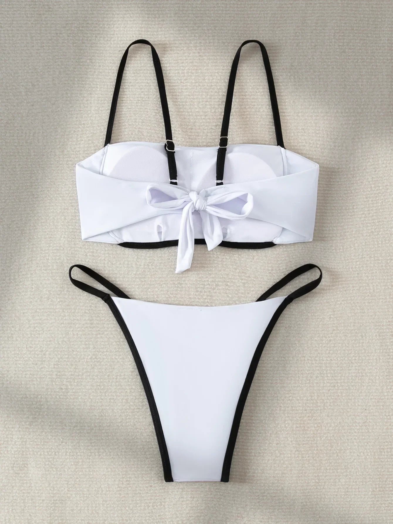 Bikini mit Rückenbindung