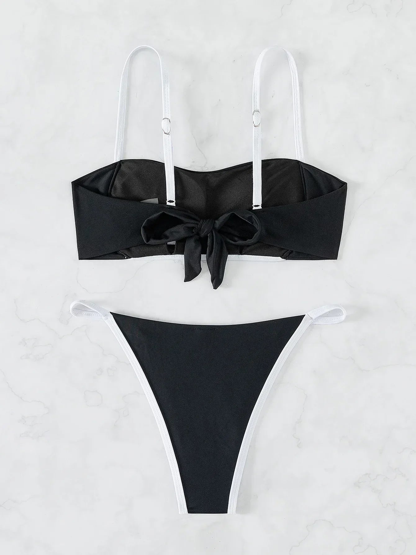 Bikini mit Rückenbindung