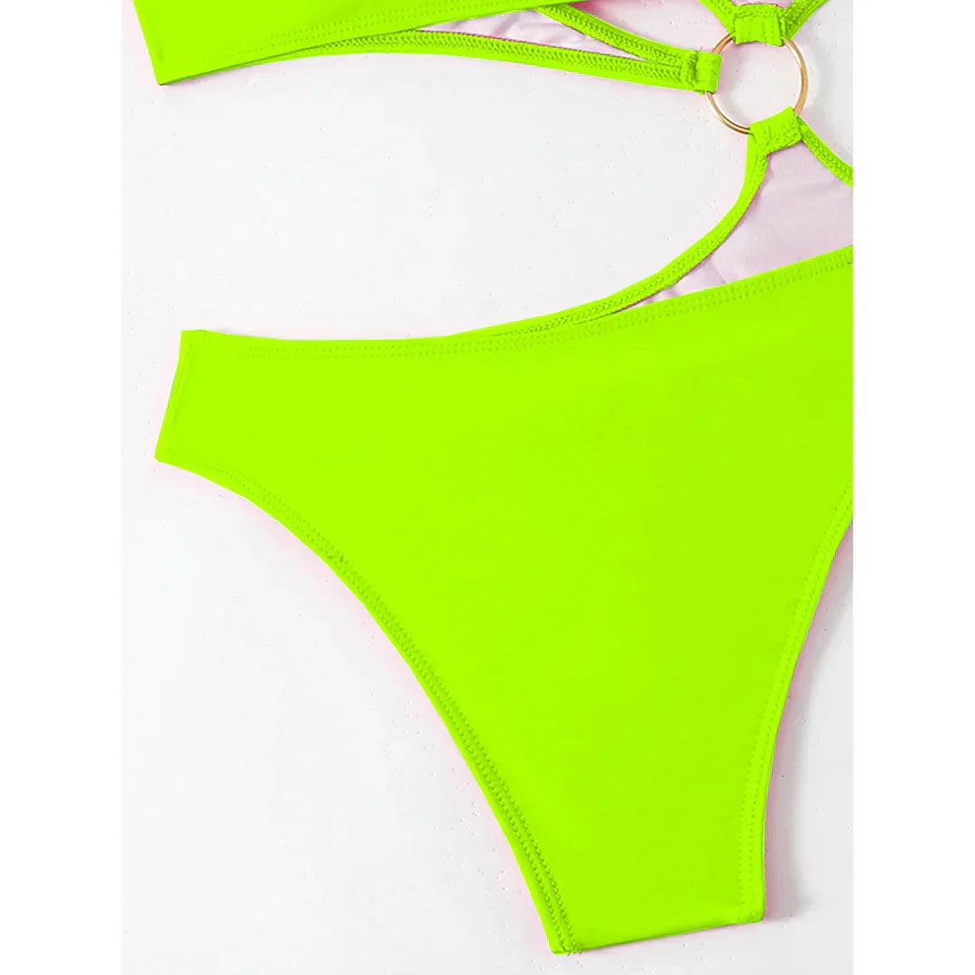 Monokini mit dekorativen goldenen Ringen