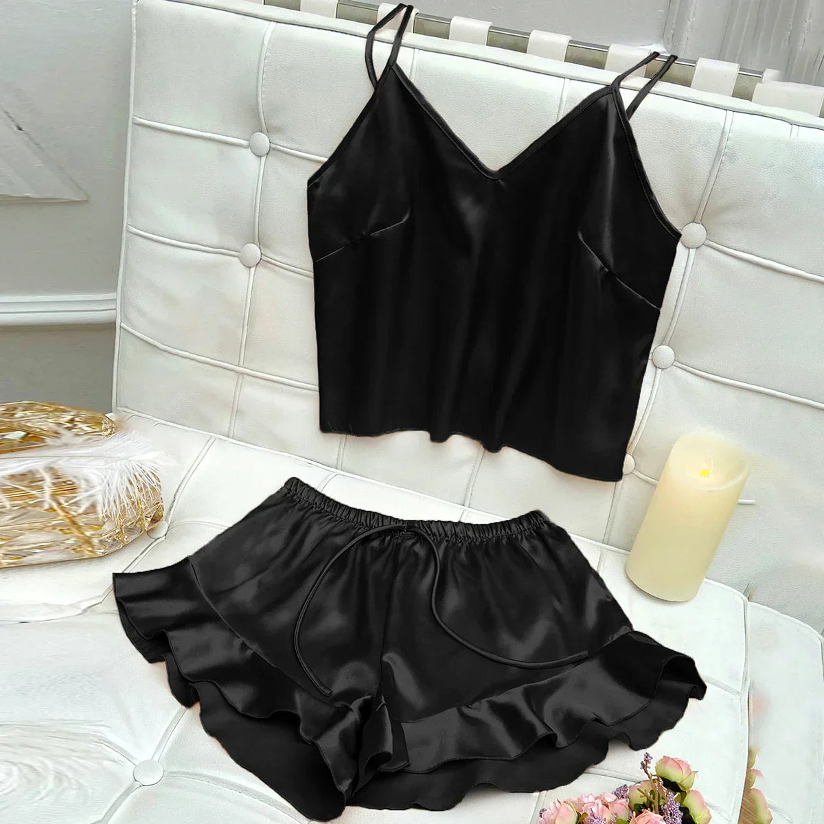 Schlafanzugset mit satiniertem Top und Shorts