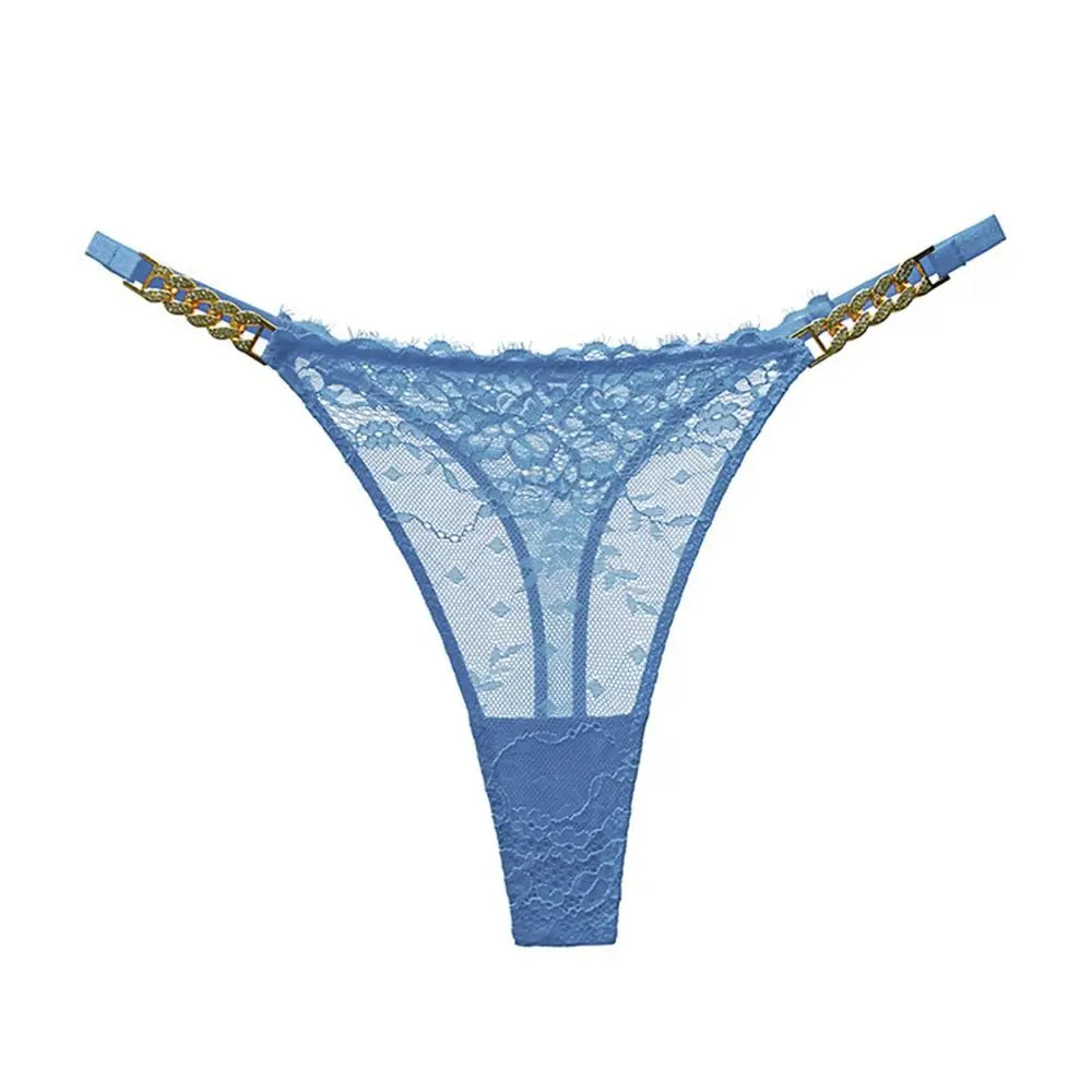 String mit dekorativer Kette