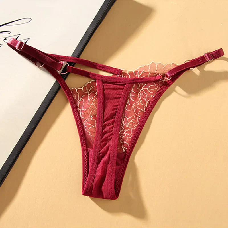 String-Tangas aus Netz