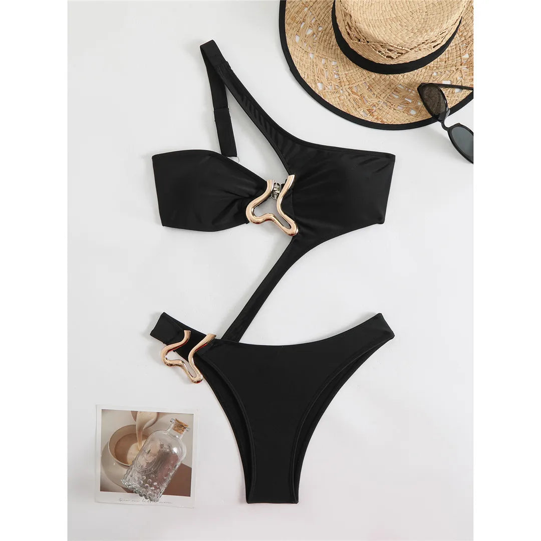 Monokini mit starken Ausschnitten