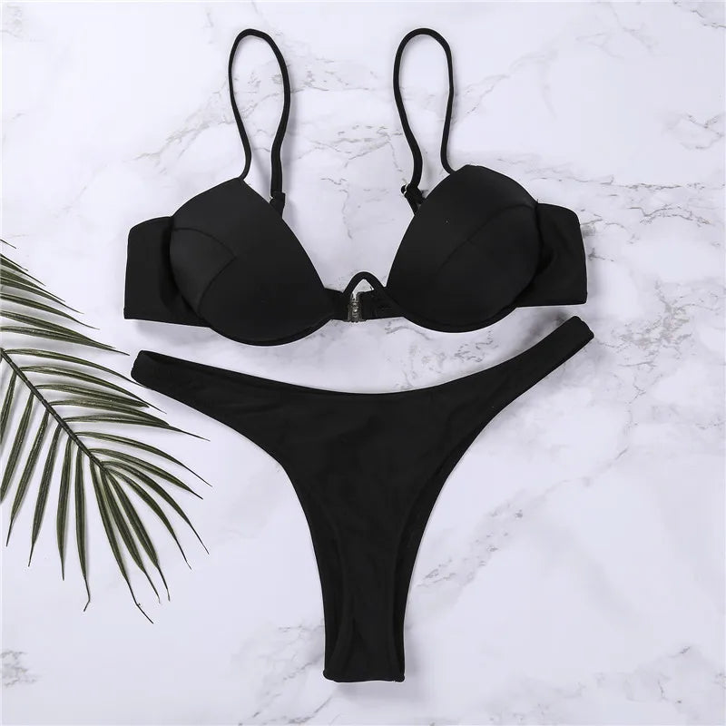 Bikini mit Push-up und verstellbaren Trägern
