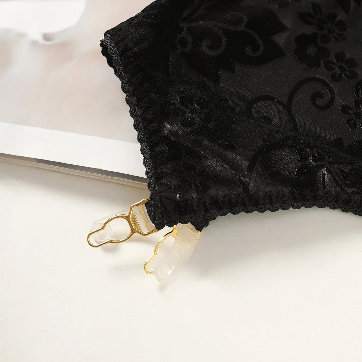Nachthemd mit Choker und zartem Blumenmuster