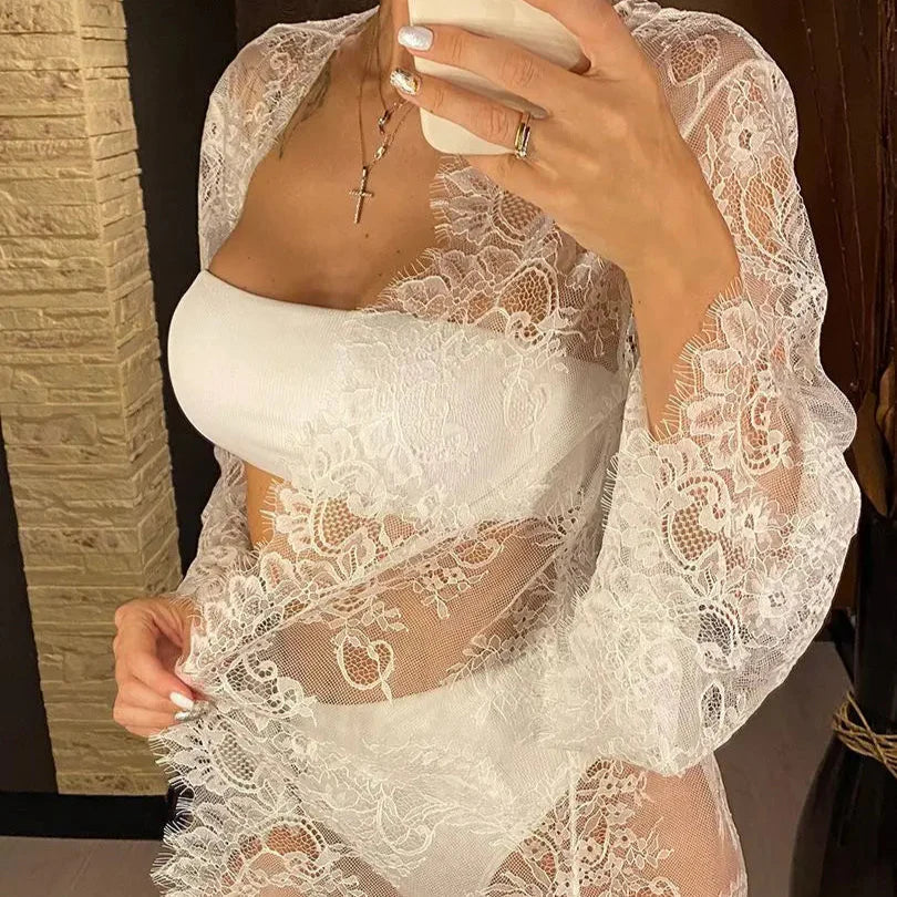 Lange Spitzen-Strandjacke aus transparentem Material
