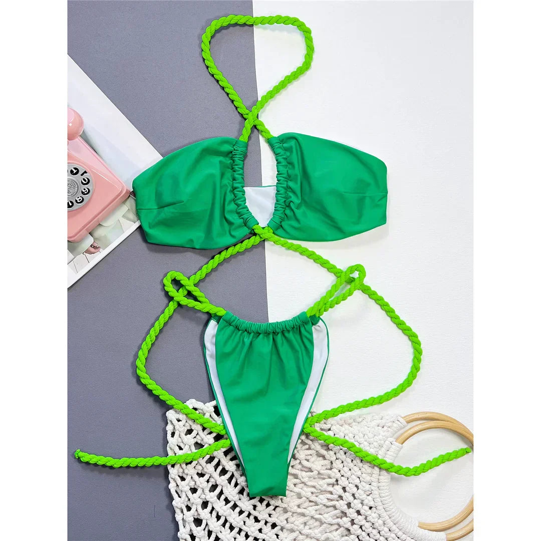 Zweiteiliger Badeanzug mit bandeau-BH ohne Träger