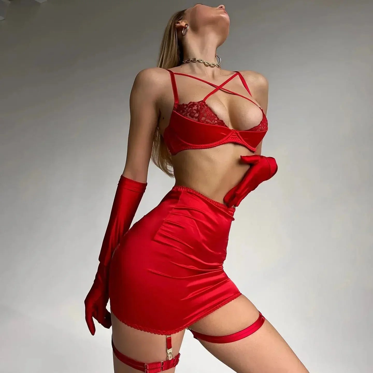 Satin-BH-Set mit Spitzen-Einsätzen
