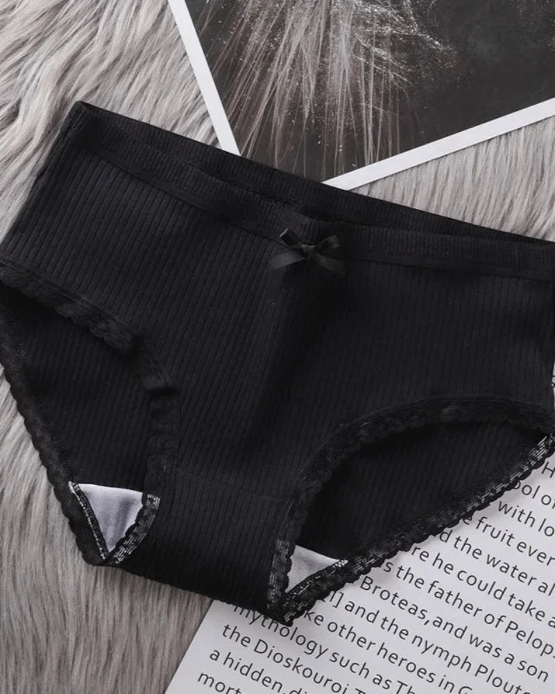 Bequeme gestreifte Slips mit Spitze