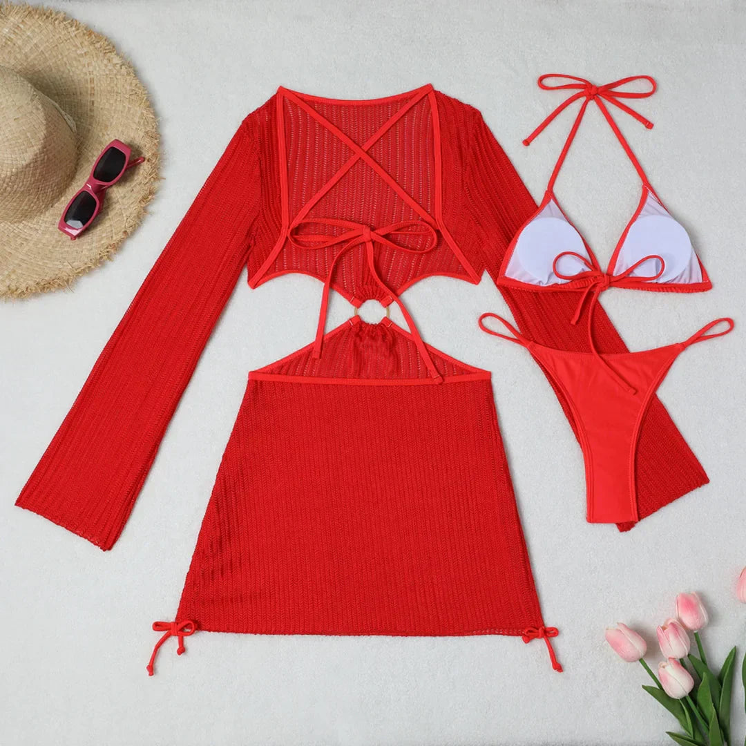 Bikini mit freiem Rücken und Strandkleid