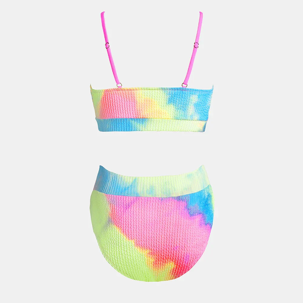 Bikini aus elastischem Material mit gerippter Struktur