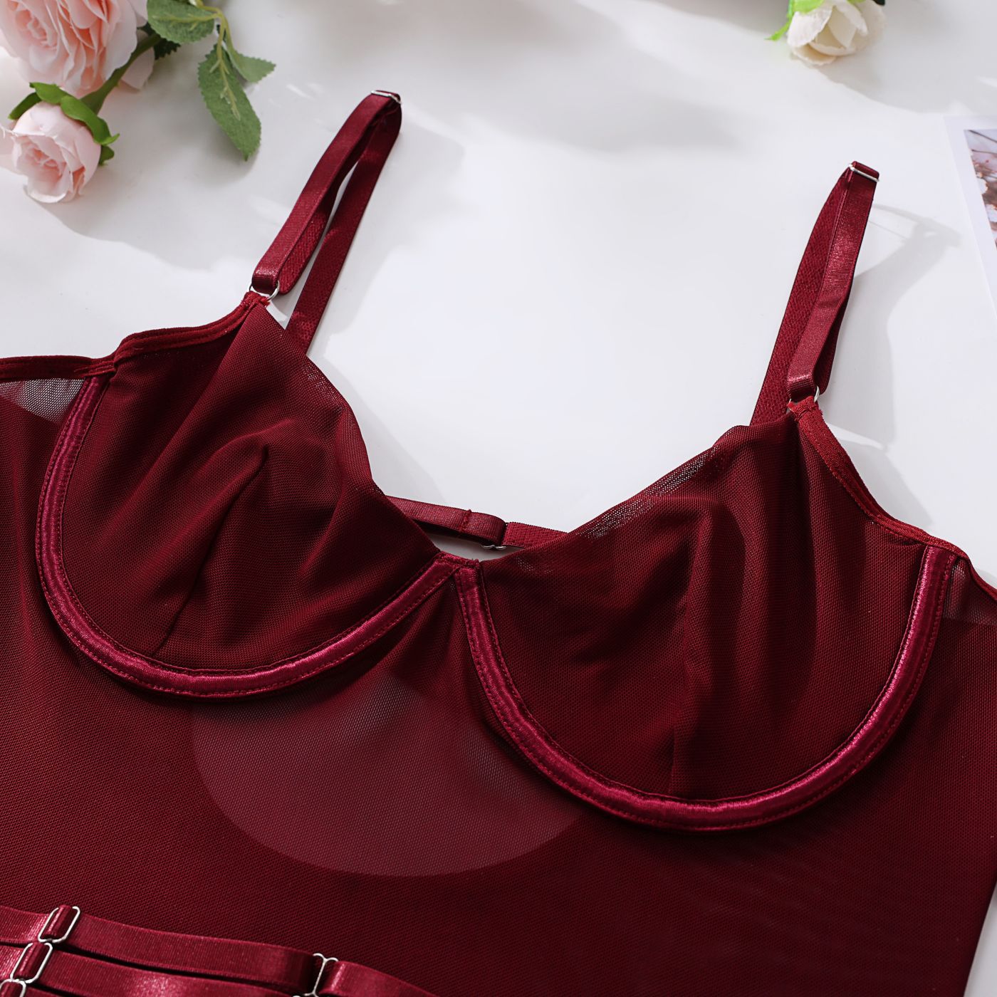 Sexy Body mit zartem Netz