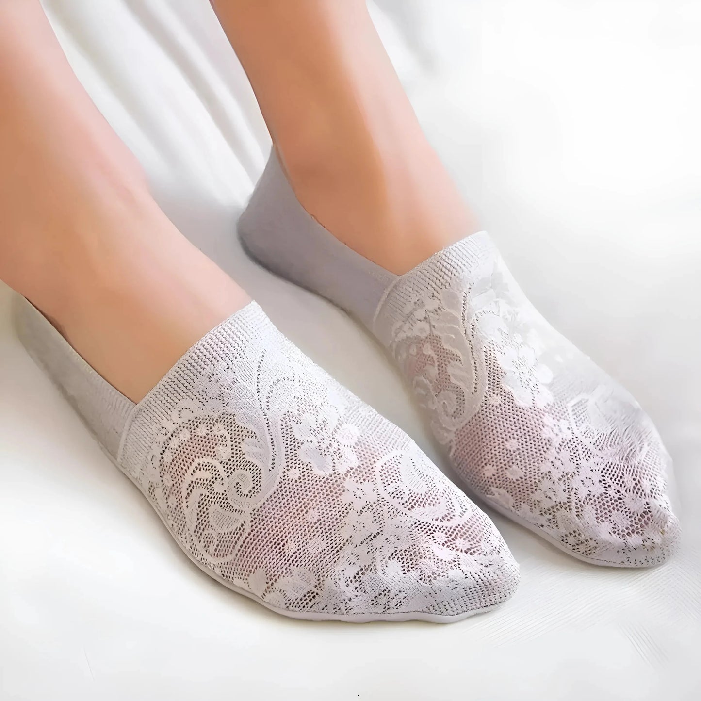 Grey Lace-Trimmed Ankle Socks
