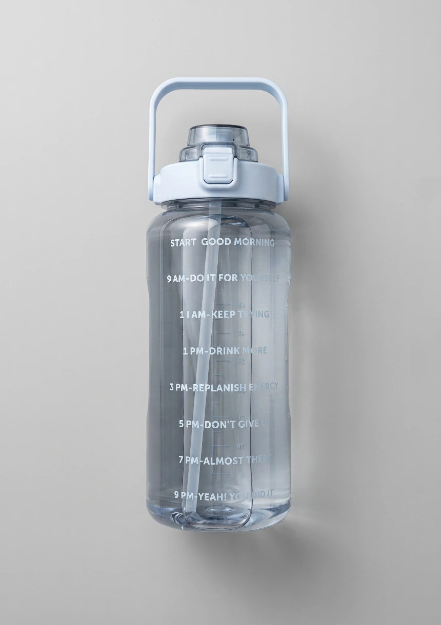 Transparente motivierende Wasserflasche