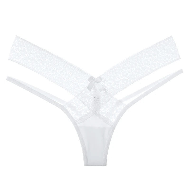 Spitzenstrings mit dekorativen Bändern