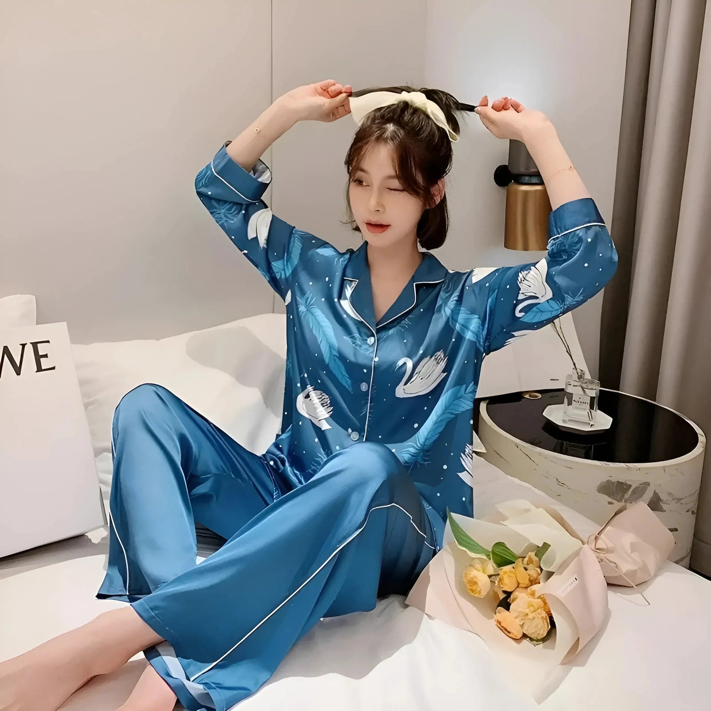 Women's Swan Print Pyjamas