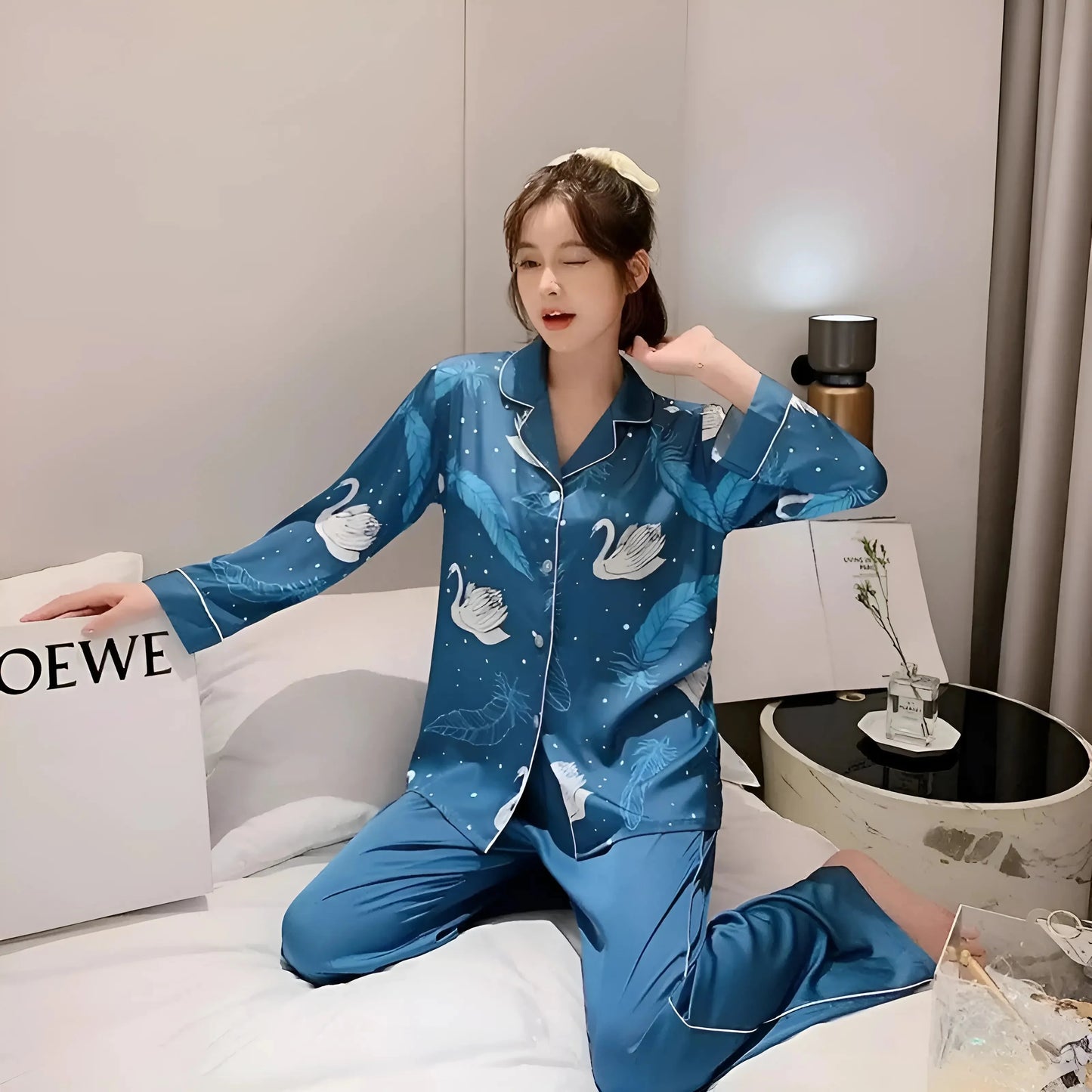 Women's Swan Print Pyjamas