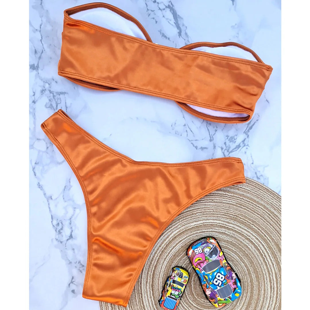 Bikini ohne Träger mit verstellbaren Polstern