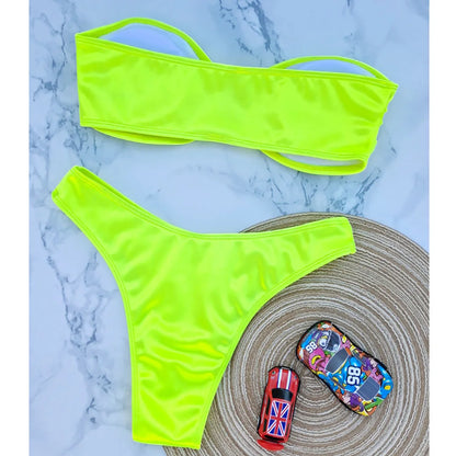 Bikini ohne Träger mit verstellbaren Polstern