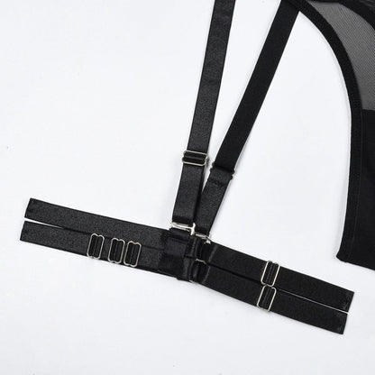 Komplettset mit Ausschnitten am Dekolleté