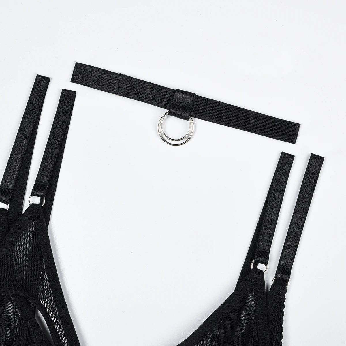 Komplettset mit Ausschnitten am Dekolleté