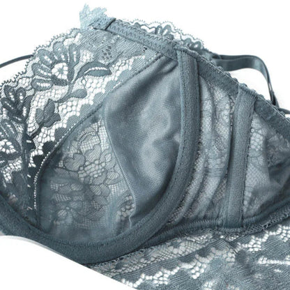 Komplettset mit Spitzenverzierungen