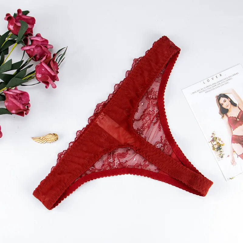 Spitzenstrings mit dekorativem Schleifchen