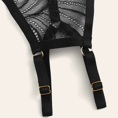 Offene Schalen in einem Set mit Spitze