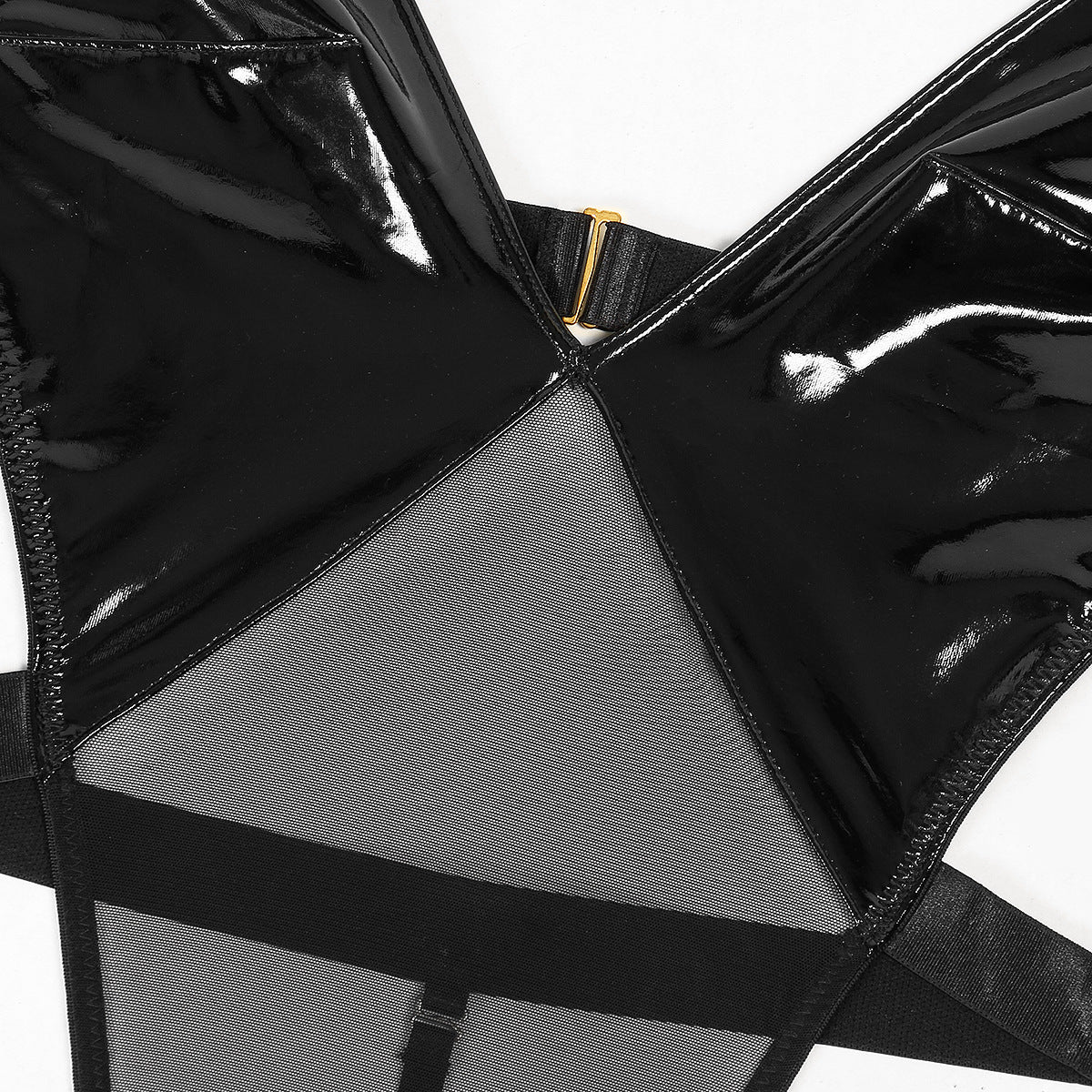 Latex-Körper mit Netzmaterial am Bauch