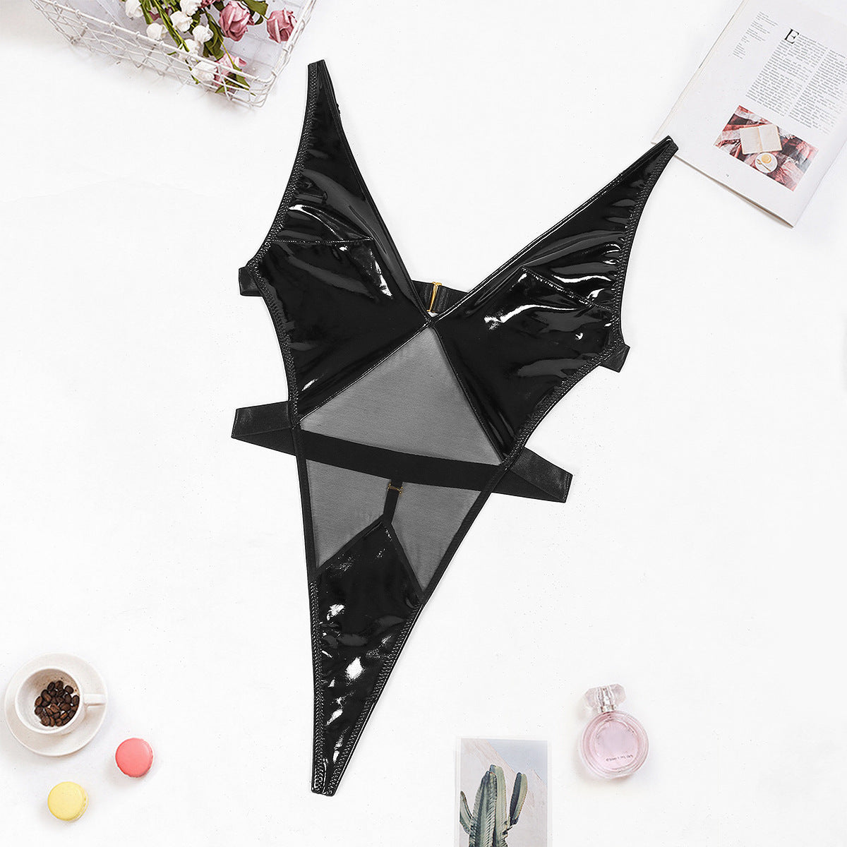 Latex-Körper mit Netzmaterial am Bauch